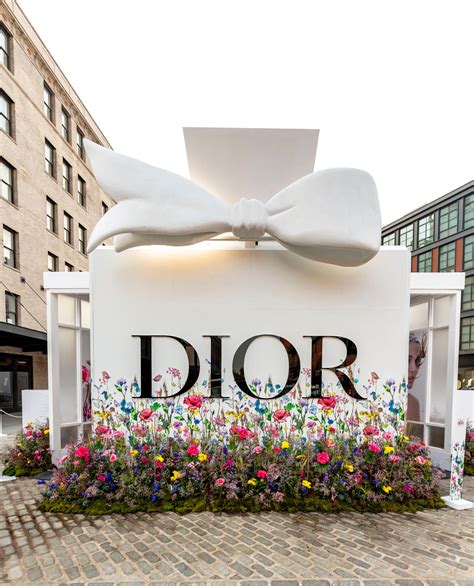 dior's pop up shop.